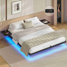 Lit double AOGLLATI 180 x 200 équipé de 2 tablettes de chevet d'un sommier métallique de plusieurs prises électriques et d'un éclairage LED
