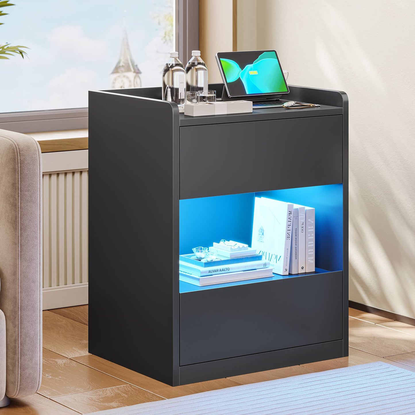 Table de chevet AOGLLATI à LED avec multiprise et station de recharge équipée de 2 tiroirs et d'un compartiment de rangement  40 x 35 x 60 cm