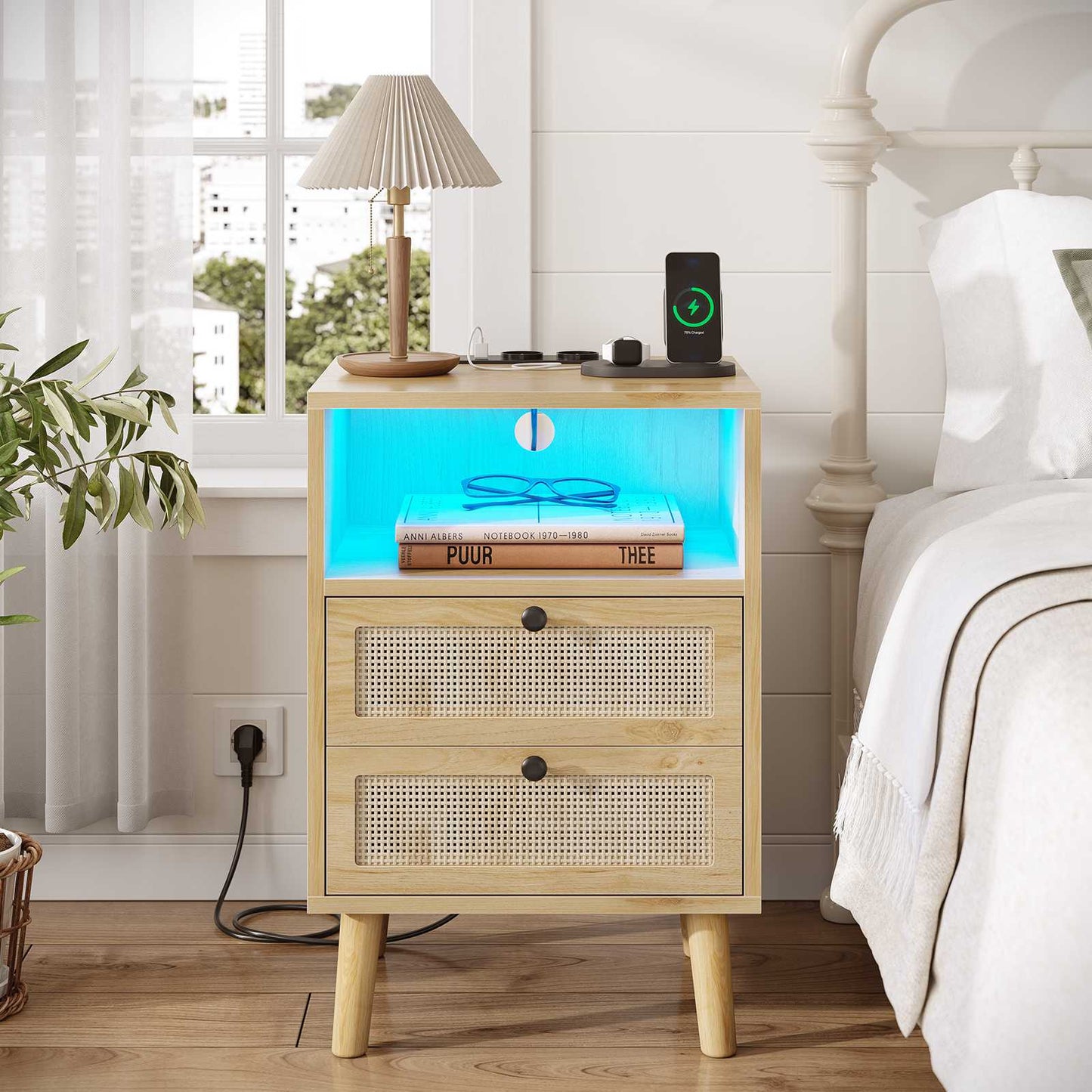 Table de Chevet en Rotin avec Avec Lumières LED et Multiprise 2 Prises CA 2 Ports USB Tables d'appoint avec 2 Tiroirs et Compartiment