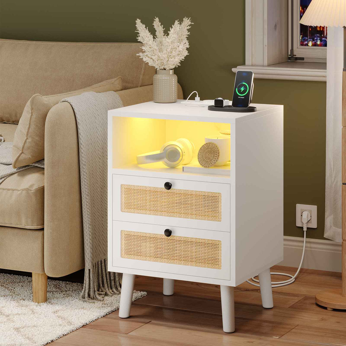 Table de Chevet en Rotin avec Avec Lumières LED et Multiprise 2 Prises CA 2 Ports USB Tables d'appoint avec 2 Tiroirs et Compartiment